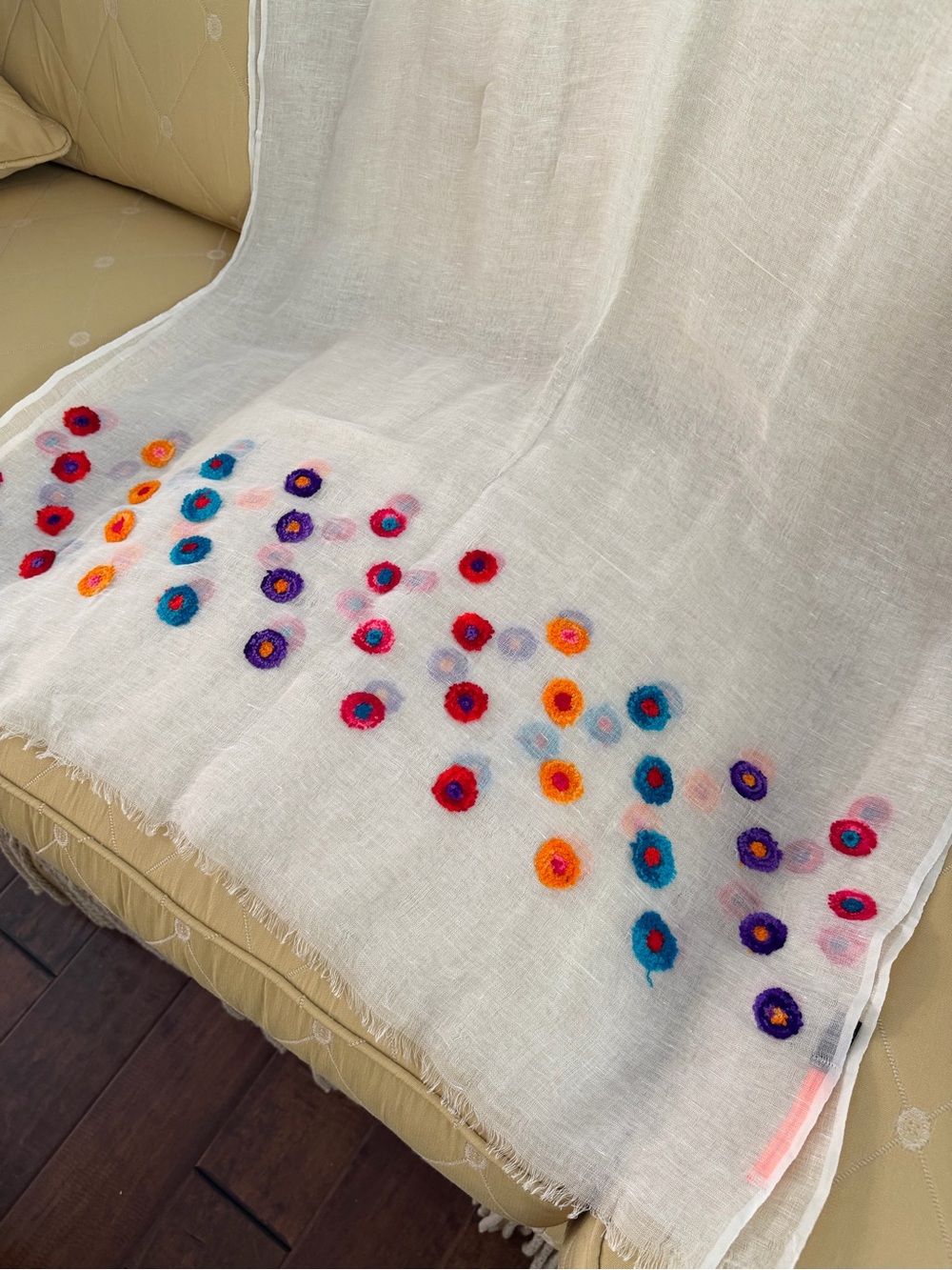 Vilagallo White Scarf/Wrap with Multicolor Embroidered 🌺 Flowers 🌼 - Like 🆕!